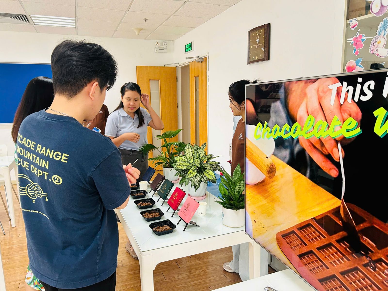 chocolate-tasting chocolate-tasting