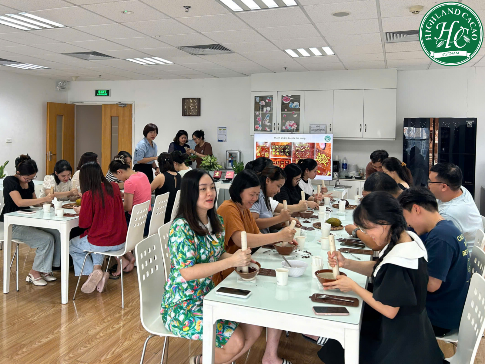 cong-ty-samsung-vina-tham-gia-workshop-socola-thu-cong-cua-highlandcacao cong-ty-samsung-vina-tham-gia-workshop-socola-thu-cong-cua-highlandcacao