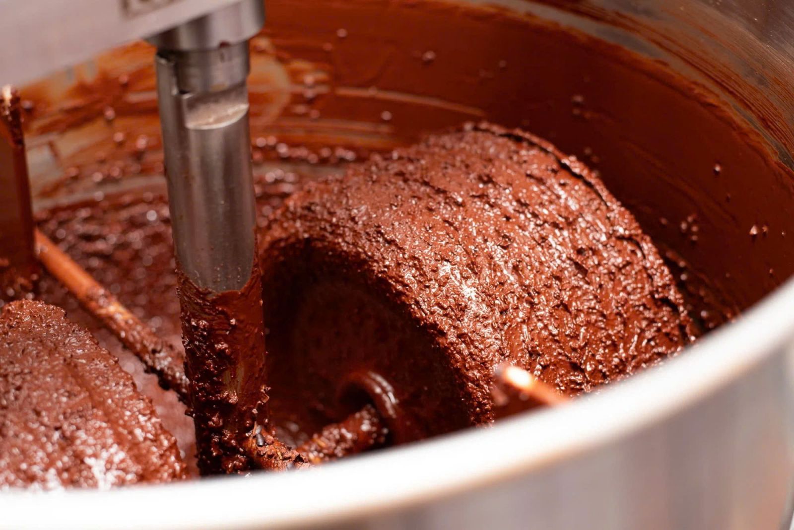 nghien-hat-cacao-nau-viet-chocolate(1)